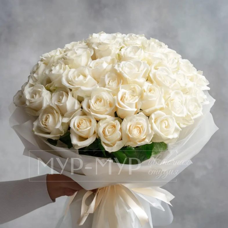 Белые розы &laquo;Белый шелк&raquo;