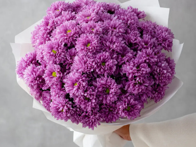 Монобукет из сиреневых хризантем