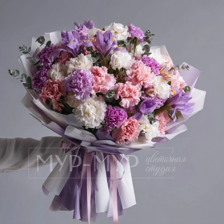 Букет с гвоздиками &laquo;Гармония оттенков&raquo;