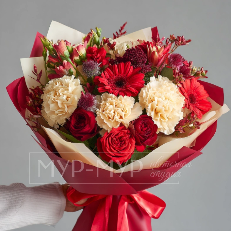 Букет с гвоздиками &laquo;Теплые объятия&raquo;