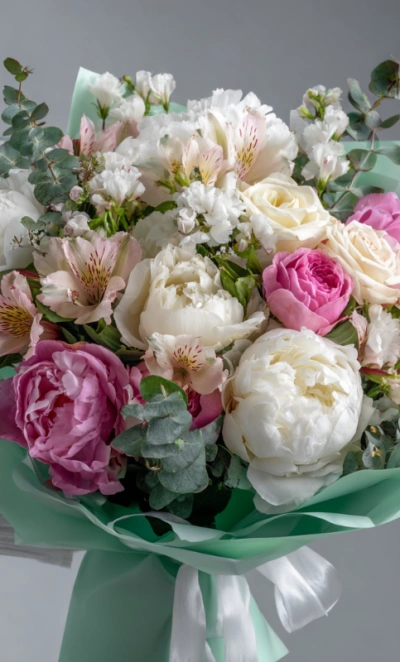 Букет с пионами «Облачное настроение»