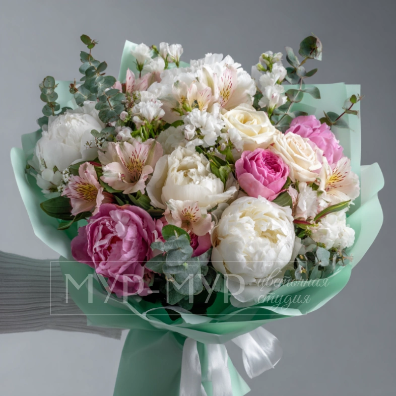 Букет с пионами &laquo;Облачное настроение&raquo;