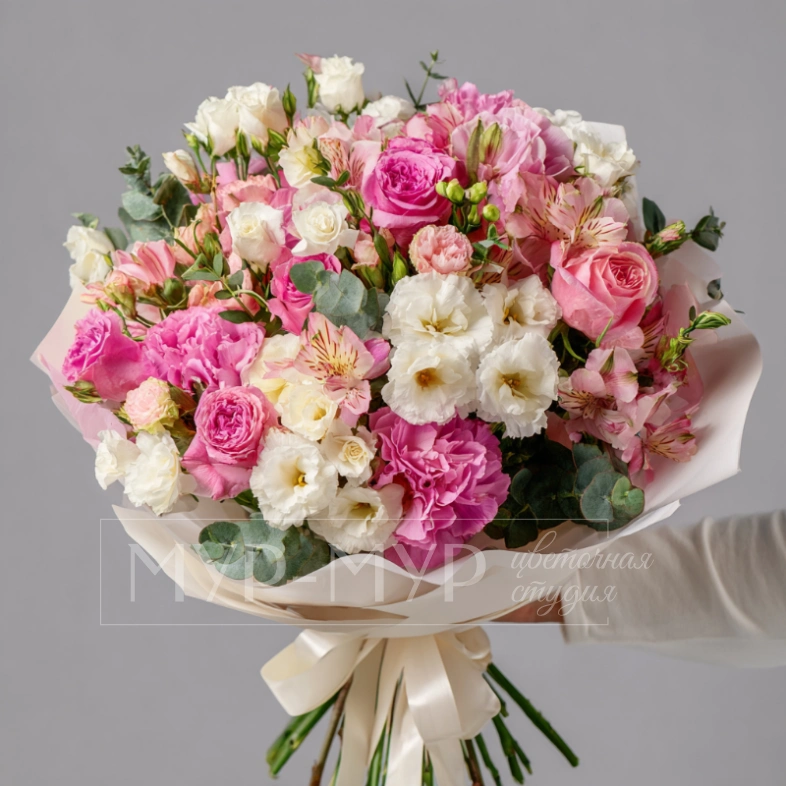 Букет с эустомами &laquo;Рассветная нежность&raquo;