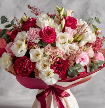 Букет с эустомами «Ароматный штрих»