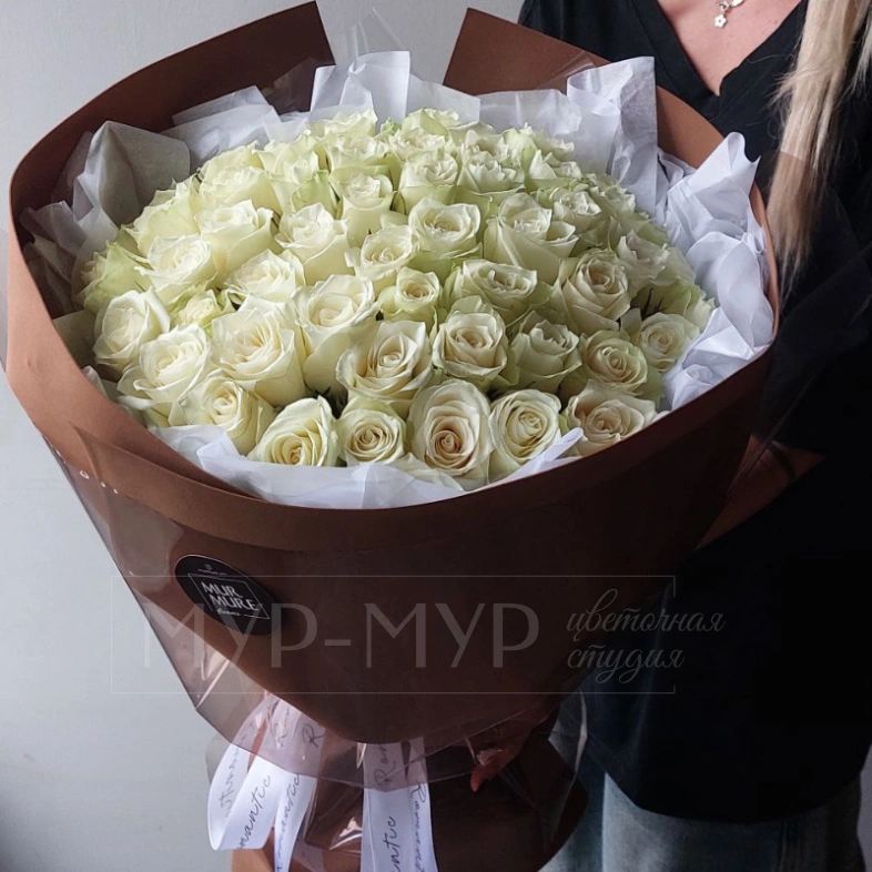 51 белая роза &laquo;Romance&raquo;