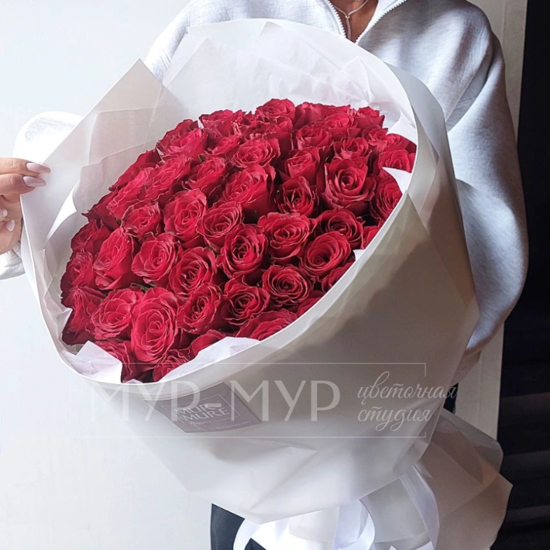 51 бордовая роза
