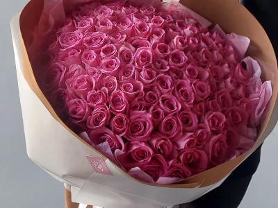 101 розовая роза 