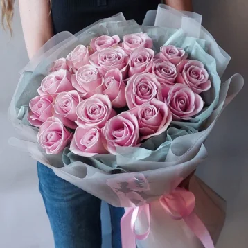 21 роза зифирная в упаковке