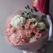 Сборный букет из кустовых роз и гортензии &laquo;Нежный цветочный сон&raquo; 0
