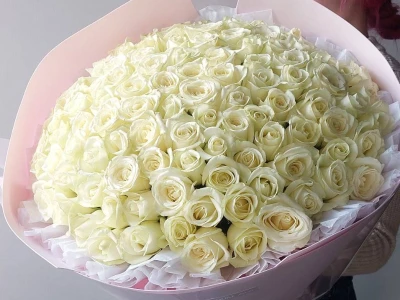 Букет из 101 Голландской розы 40 см «Белое облако роз»