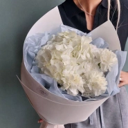 Букет из гортензии и гвоздик &laquo;Сахарная вата&raquo; 0