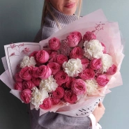 Букет из пионовидных роз и гвоздик &laquo;Маршмэллоу&raquo;  0