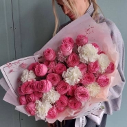 Букет из пионовидных роз и гвоздик &laquo;Маршмэллоу&raquo;  1