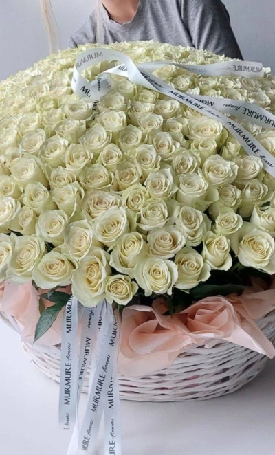 WOW-корзина из 251 белой розы