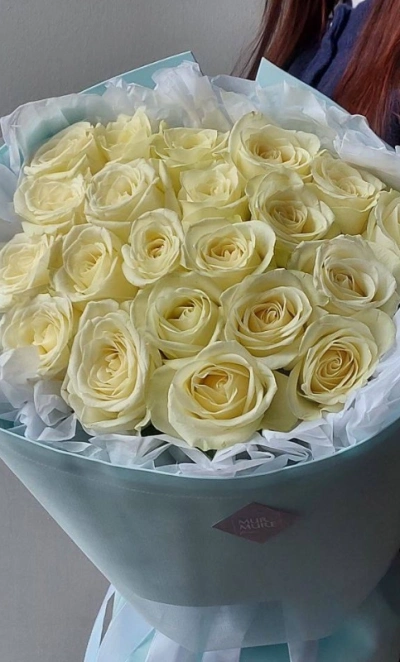 21 белая Голландская роза 40 см