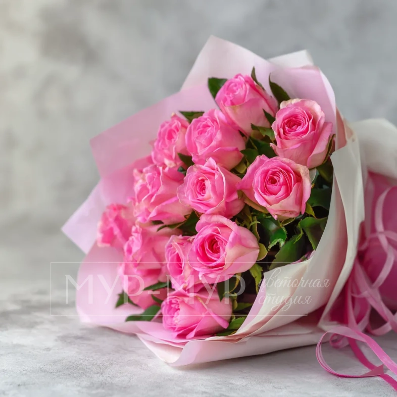 15 розовых кенийских роз