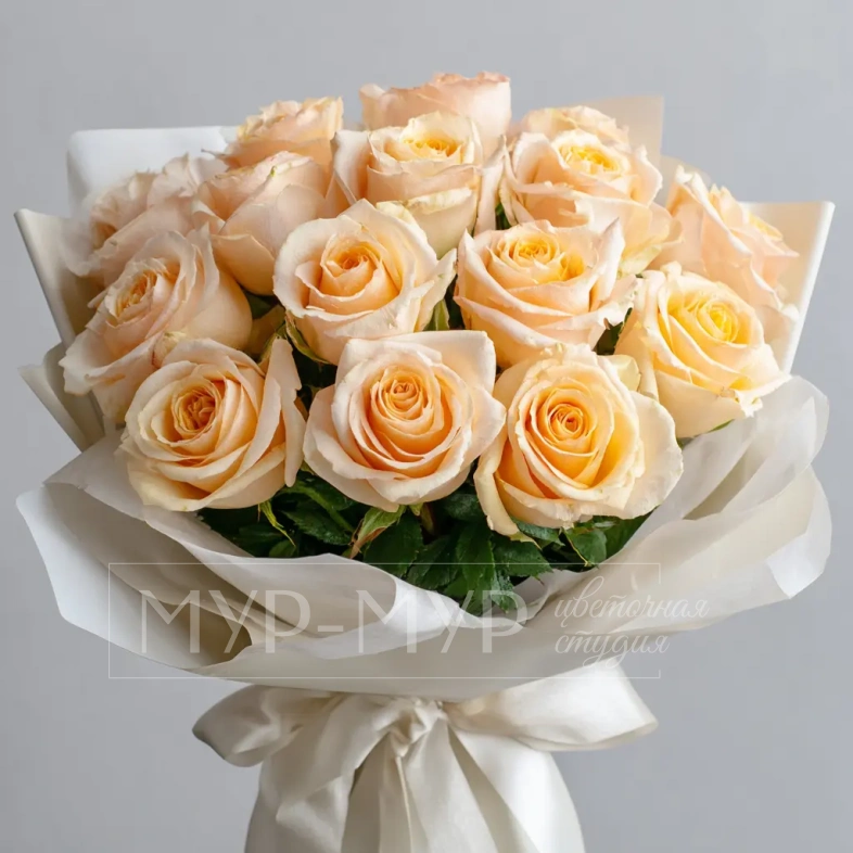 15 персиковых эквадорских роз