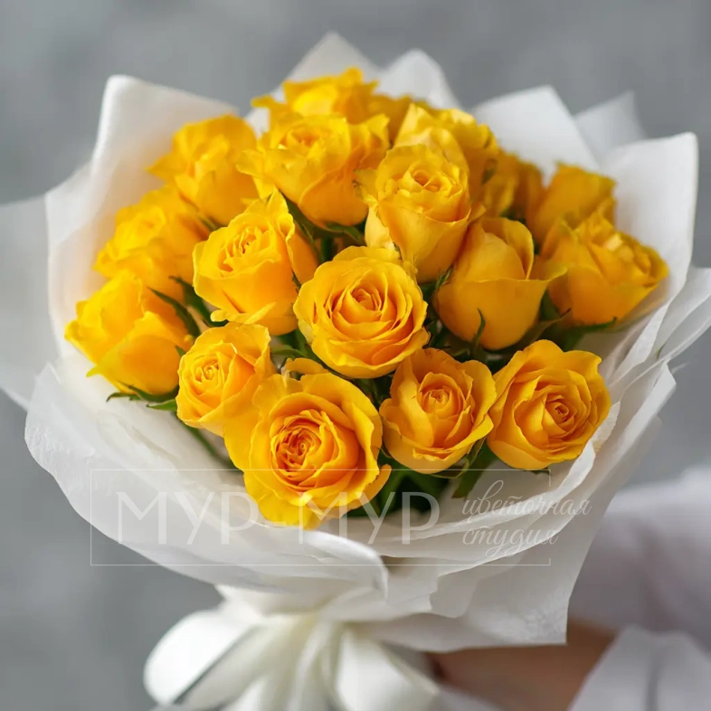 15 желтых кенийских роз 40 см